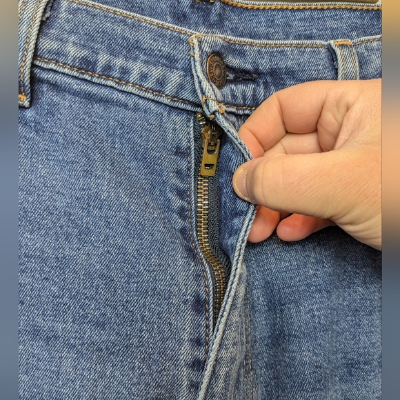 LEVI'S Men jeans size 38x30 99% cotton in great used condition! - Picture 5 of 13